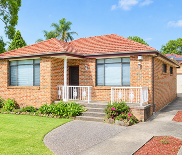 Spacious 4-Bedroom Family Home in a Convenient North Ryde Location - Photo 6