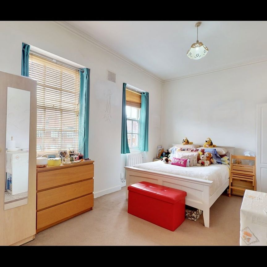 Studio Flat, Golders Green Road, NW11 - Photo 1