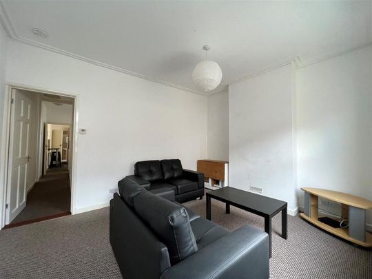 4 bedroom terraced house to rent - Photo 1