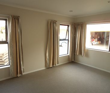 Two Bedroom home in Dinsdale - Photo 3