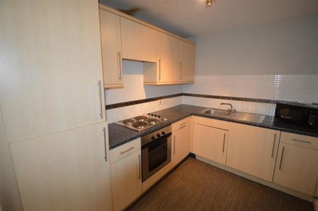2 bedroom flat to rent - Photo 5