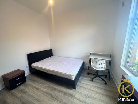 4 bedroom terraced house to rent - Photo 2