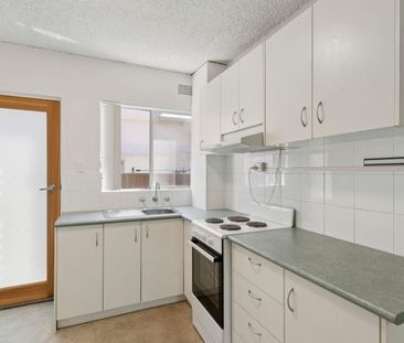 Ground Floor Unit - Photo 2