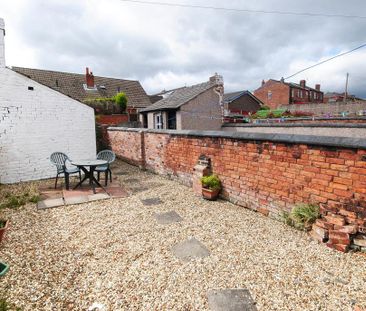 2 bedroom terraced house to rent - Photo 2