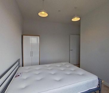 2 bedroom flat to rent - Photo 6