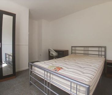 Semi-detached house to rent in Savery Close, Norwich, Norfolk - Photo 2