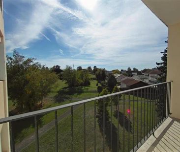 Location appartement 4 pièces - 76.07m² à Loudun (86200) - Photo 1