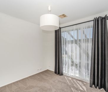 8/4 Redwood Avenue, Jerrabomberra NSW 2619 - Townhouse For Rent | D... - Photo 3