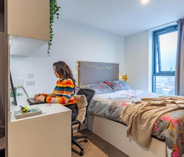 1 bedroom in a flat share to rent - Photo 5