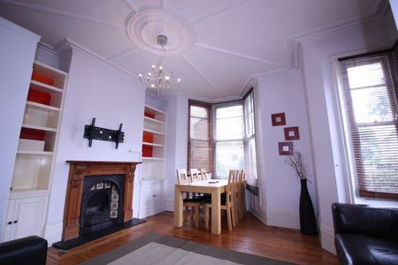 1 Bed Flat, Vanbrugh Hill, SE3 - Photo 3