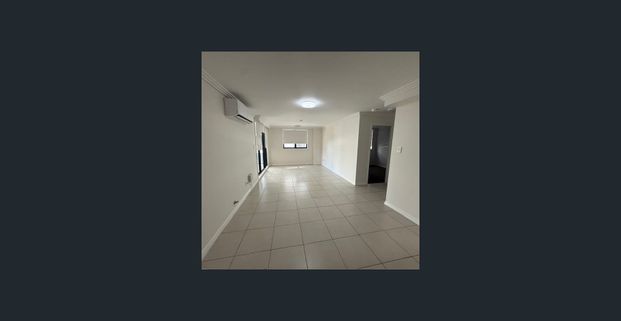 SPACIOUS & CONVENIENT - BRIGHT 2 BED APARTMENT - Photo 1