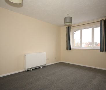 Ascot Court, Aldershot - Photo 4