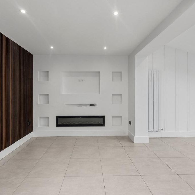 3 bedroom semi-detached house to rent - Photo 1