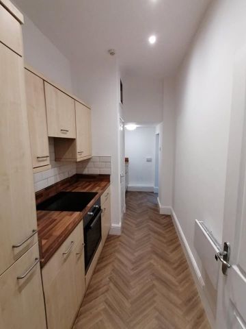 1 Bed Flat, Glasshouse St, NG1 - Photo 3