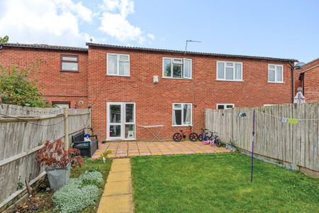 3 bedroom terraced house to rent - Photo 5