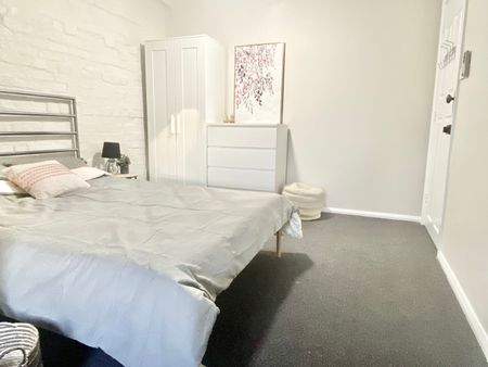 Glebe - Photo 2