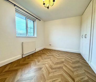 54 Circular Road, - Photo 3