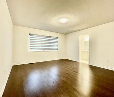 For Lease - 63 Phoenix Boulevard, Barrie, Ontario - Photo 2