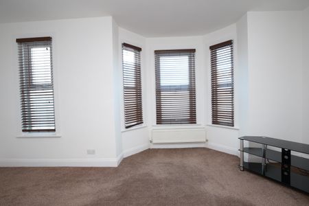 Refurbished 2 Bedroom, 2 Bathroom Maisonette to let in Leighton Buzzard – Fixed Bills - Photo 3