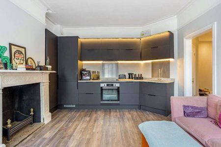 A bright ground floor, two bedroom apartment situated in the heart of St Albans. - Photo 5