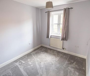 4 bedroom semi-detached house to rent - Photo 5