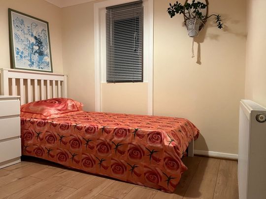 3 Bed Semi-Detached House, Appleton Road, SE9 - Photo 1