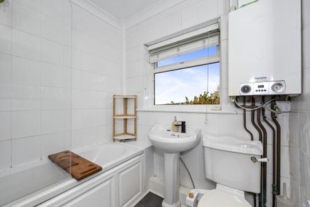 3 bedroom terraced house to rent - Photo 5