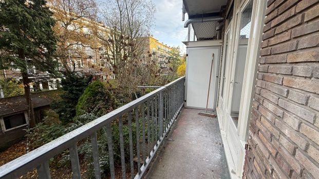 Appartement te huur: Esmoreitstraat 36-1 1055 CG Amsterdam - Photo 1