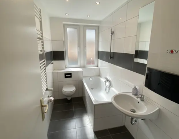 topsanierte Wohnung, komplett neu möbliert, Toplage Westviertel - Photo 1