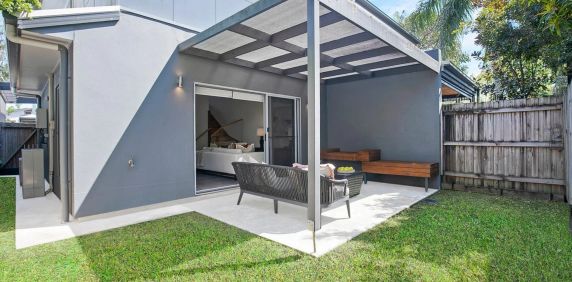 Modern Townhouse in Boutique Complex Just 5km from the CBD - Photo 2