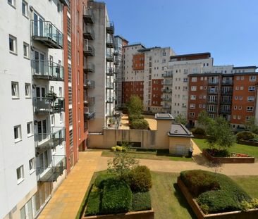 Flat to rent on - Photo 3