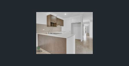 Spacious Modern Semi-detached property - Photo 5