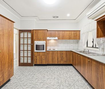 3 Bedroom House with two toilets - Photo 4