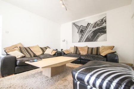 2 bedroom semi-detached house to rent - Photo 3