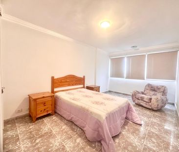 SE ALQUILA AMPLIA VIVIENDA EN EDIFICIO CAMPO ESPAÑA – 0020-00041 - Foto 3