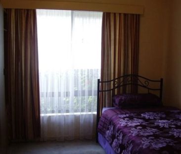 Spacious Three-Bedroom Home in a Prime Location - Photo 2