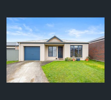 212 Yarrowee Street, Sebastopol, Vic 3356 - Photo 1