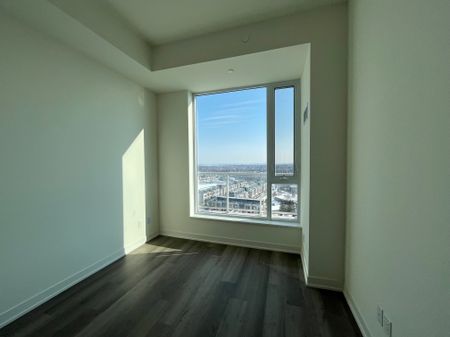 NEXT2 AT ELGIN EAST: BAYVIEW & ELGIN MILLS (2 DAVID EYER RD) AD#101421 - Photo 5