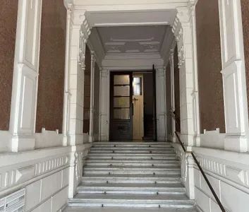 Charmante Dachgeschosswohnung- ein Traum für Paare und Schönbrunnliebhaber - Photo 2