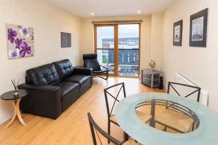 1 bedroom flat to rent - Photo 2
