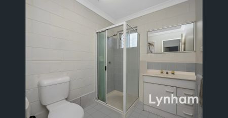 Quiet, Central & Low-Maintenance Living in Leafy Railway Estate - Photo 4