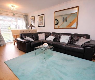 2 bedroom end of terrace house to rent - Photo 1