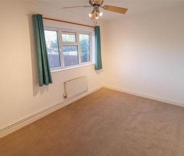 1 bedroom semi-detached bungalow to rent - Photo 3