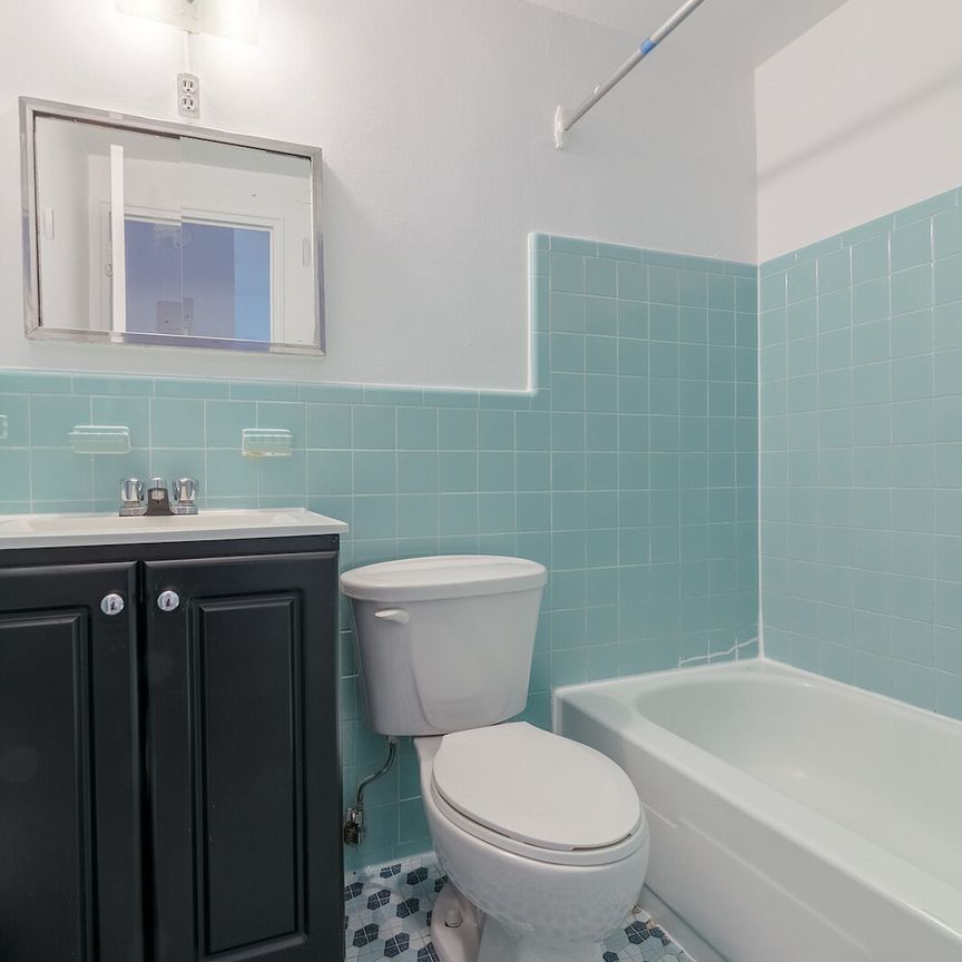 809 Bloomfield Avenue, Montréal, QC - Photo 1