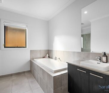 Modern 4 Bedroom Home in Mount Duneed...!! - Photo 5
