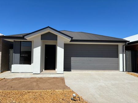 45 Hollow Drive, Andrews Farm, SA 5114 - Photo 3