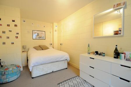 3 bedroom end of terrace house to rent - Photo 5