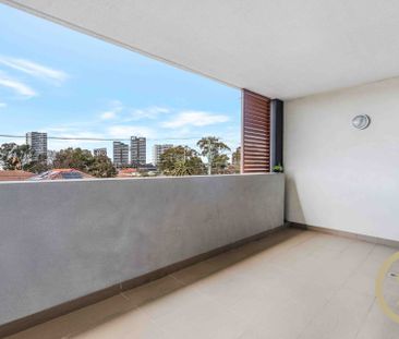 Immaculate 2 Bedroom Modern Apartment - Photo 6