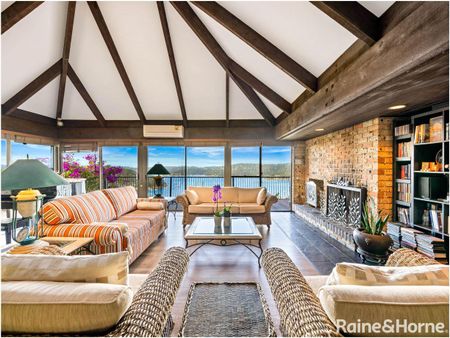 Prestigious Bayview Residence with Panoramic Pittwater and Ocean Views - Photo 3