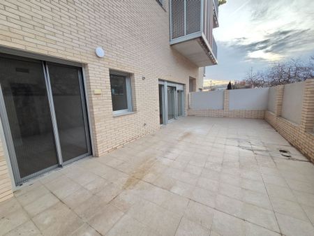 Piso de alquiler en Carrer de Manuel Barba I Roca, Barceloneta - Molí d'en Rovira - Photo 3